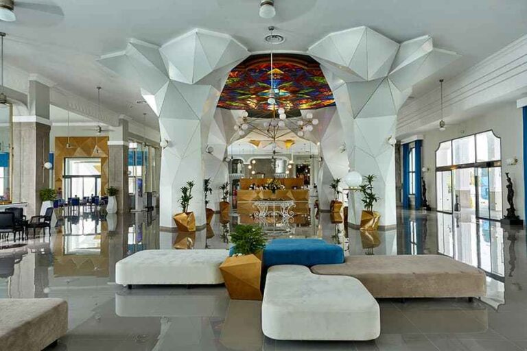 Hotel riu palace lobby