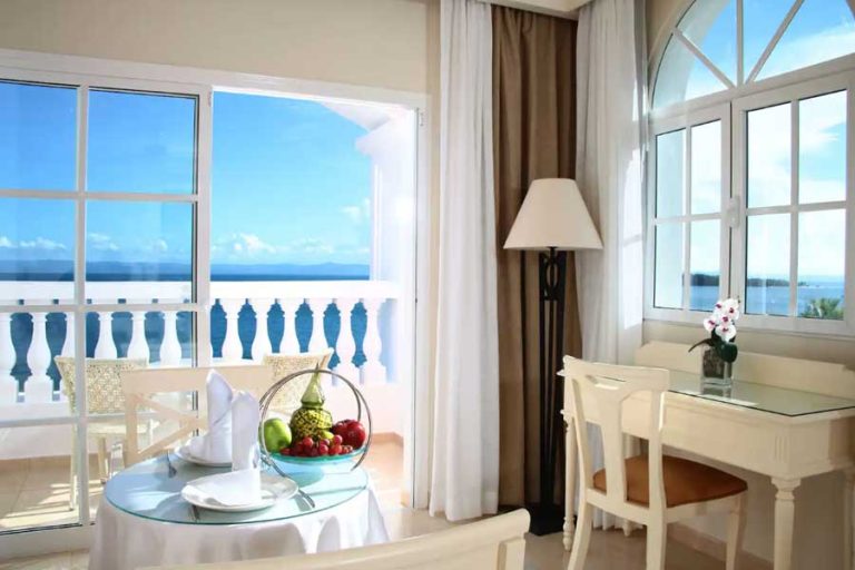 Hotel-Bahia-Principe-Luxury-Balcon