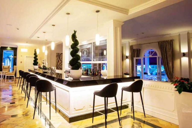 Hotel-Bahia-Principe-Luxury-Bar
