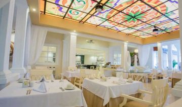 Hotel-Bahia-Principe-Luxury-Restaurant-Buffet